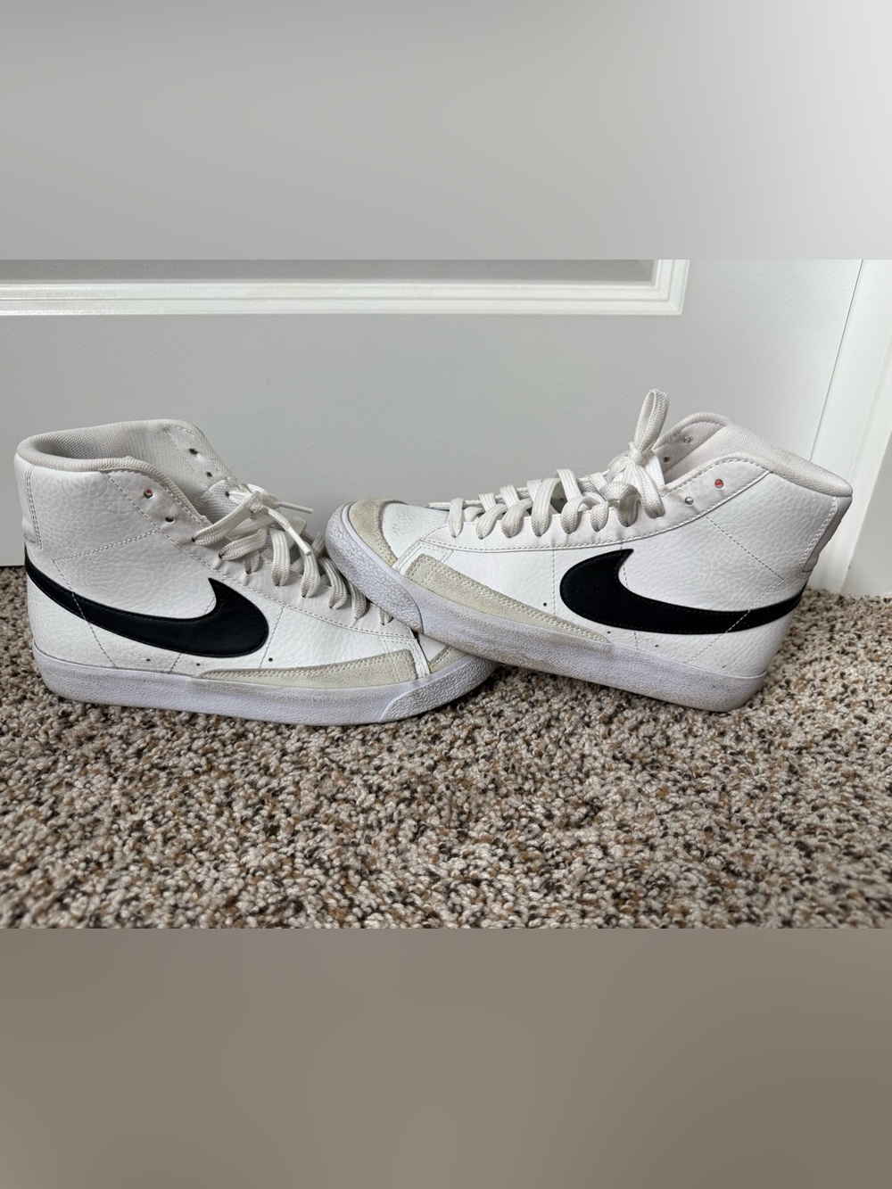 Unisex Nike Blazer Mid '77 white trainers #sneakers #lifestyle